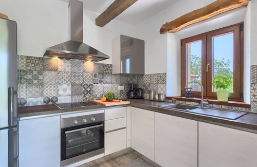 Makovci Villa | Family-Friendly Casa Ida with Pool in Grožnjan