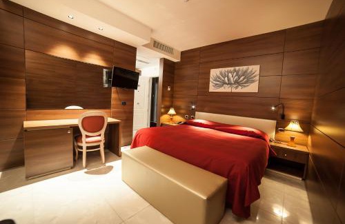 Polla Hotel | Welcoming Family Center Hotel with Great Amenities & Top Reviews