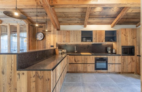 Le Praz Ski Chalet | Discover Chalet Courchevel: Perfect for Family Getaways
