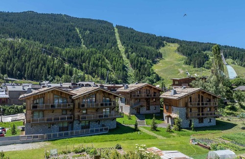 Le Praz Ski Chalet | Discover Chalet Courchevel: Perfect for Family Getaways