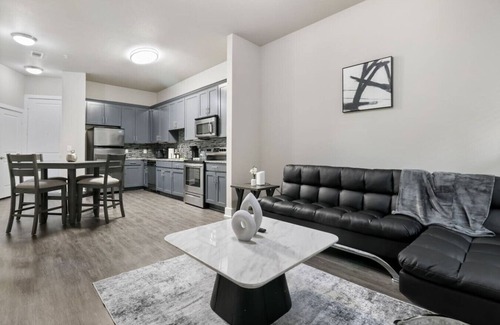 Nassau Bay Apartment | Family & Corporate Friendly Retreat: Pond View