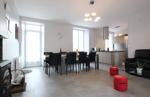 Baudreville Cottage | Gite La Haye-Surville: Ideal Stay for 9 with Spa & Breakfast