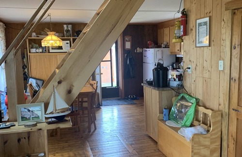 Seafoam Cottage | Oceanfront Family Cottage with Pet-Friendly Amenities