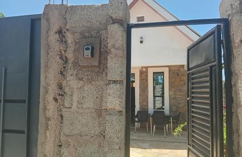 Arusha Apartment | FAMILY COTTAGES Arumeru