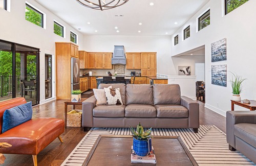 Gate Hollow Estates Villa | Perfect Pet-Friendly Waterfront Retreat with Pool & Hot Tub
