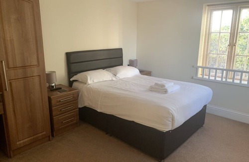 Retford House | Family Ensuite at The Lawns Guest House - 9.4/10 Rated Stay