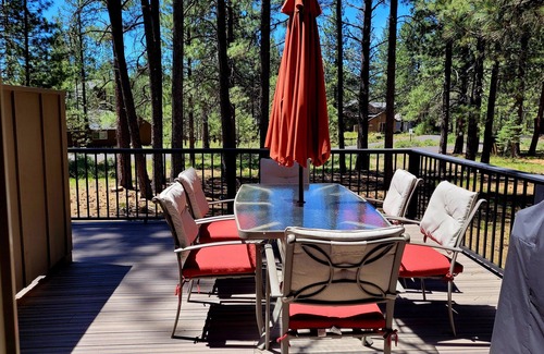 Overlook Park House | Exceptional 3BR Retreat at 1 Lofty Lane with Spa & Hot Tub