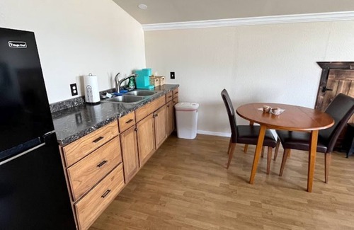 Chilcoot Apartment | Cozy Family Farm Bunkhouse with Scenic Views & Amenities
