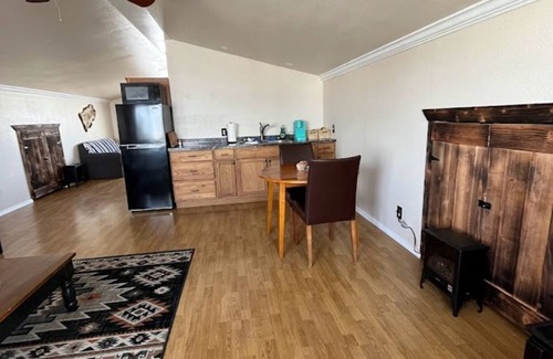 Chilcoot Apartment | Cozy Family Farm Bunkhouse with Scenic Views & Amenities