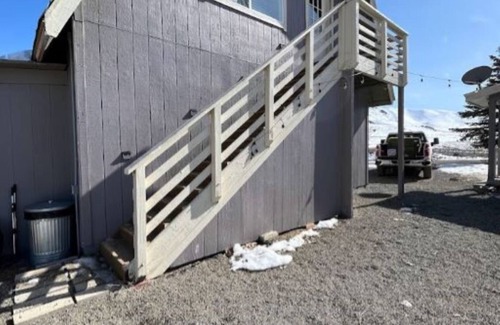 Chilcoot Apartment | Cozy Family Farm Bunkhouse with Scenic Views & Amenities
