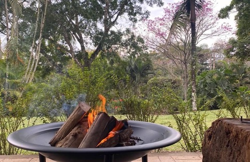 Igarata House | Family Farm Retreat with 10 Suites & Pet-Friendly Amenities