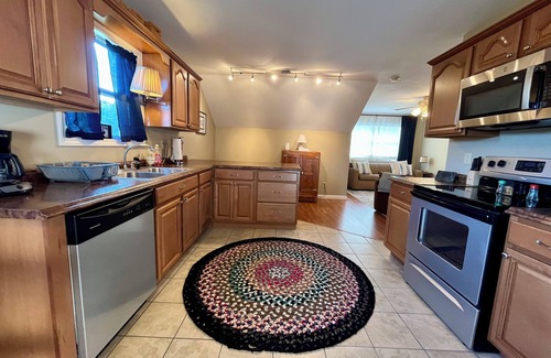 Dandridge House | Family Fishing Cottage at Bebber’s Point – Private Cove, Dock & Room for 15
