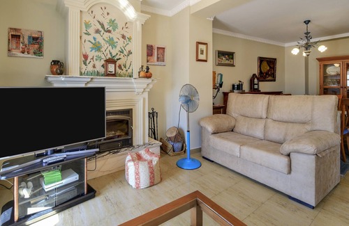 Arcos de la Frontera House | Family-friendly Penthouse “Ático Dúplex” with Mountain View, Terrace & Wi-Fi; Parking Available
