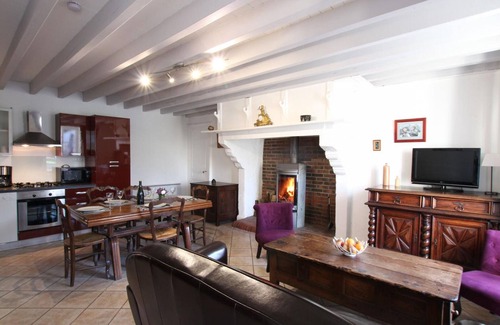 Sainte-Marie-du-Mont Cottage | Family-Friendly Gite Sainte-Marie-du-Mont with Spa & Kitchen