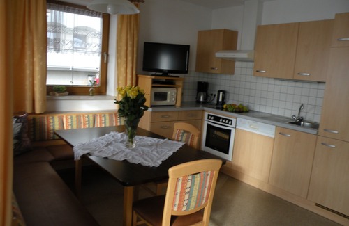 Hippach Apartment | Family-Friendly Apartment with Kitchen & Breakfast Included
