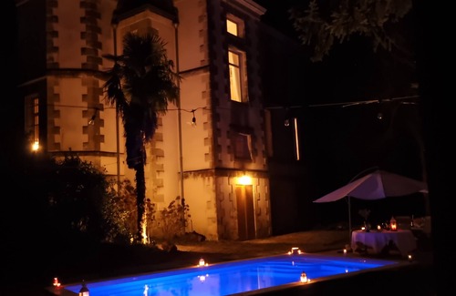 Gontaud House | Family-Friendly Château: Sleeps 15 & Offers Great Amenities