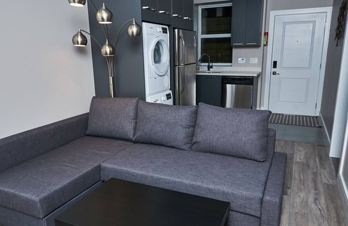 Burnaby Apartment | Oceanfront Family Suite at The Chateau - Rated 9.2/10