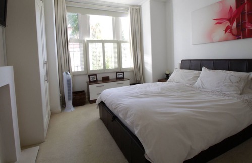 Earlsfield Apartment | Top-Rated Family Retreat: 2-Bedroom Apartment & Garden