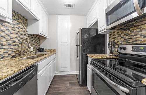 Arlington Apartment | Family Haven: 2-Bedroom Near AT&T & Cowboys Stadium