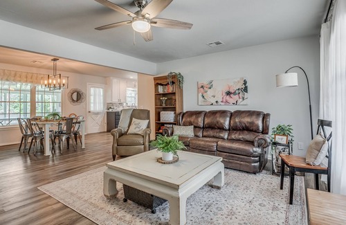 Central Oklahoma City House | Perfect Family Retreat with BBQ, Games & Spa in OKC