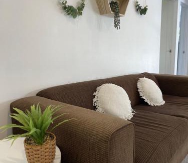 Murrays Bay Apartment | Family-Friendly 3BR Flat Steps from the Beach & Pool Access