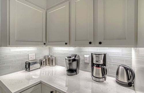 West Oak Hill House | Family-Friendly 3BR w/Private Pool & BBQ in SW Austin