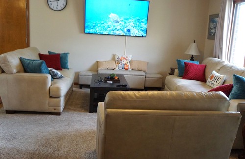 St. Marys House | Family Retreat with Hot Tub, Pool & Playground - Sleeps 12