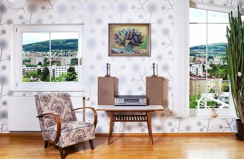 Zlin Apartment | Family-Friendly 90m2 Apartment with Pool and Breakfast