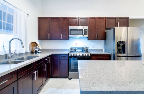 Epworth House | Family-Friendly 3 Bedroom Bungalow near Ocho Rios