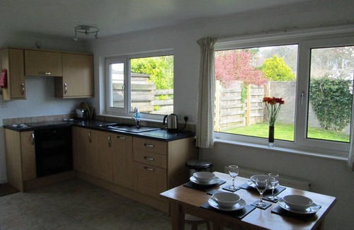 Illogan House | Family-Friendly Bungalow with Ocean View, Rated 9.8/10