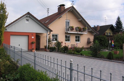 Behlingen Apartment | Ideal Family Apartment Near Legoland with Spa & Hot Tub