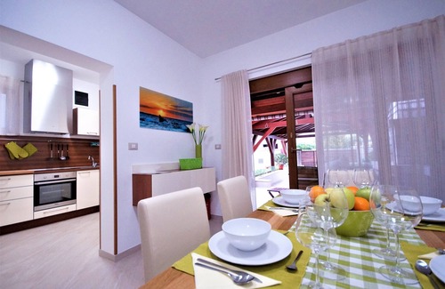 Vintijan Apartment | Family-Friendly Apartment with Ocean View for 6 Guests