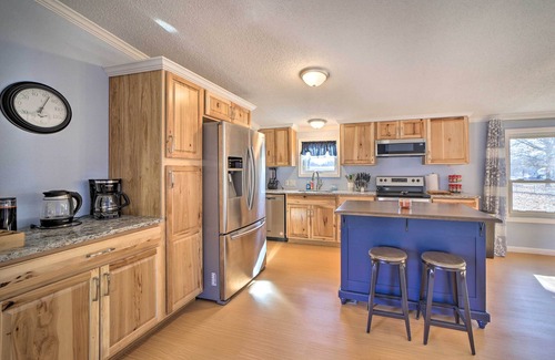 Afton House | Bernice Home: Ideal Location Near Lakes and Parks!