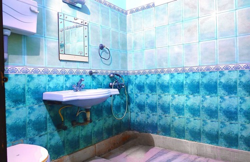 Preet Vihar Bed & Breakfast | Family-Friendly Escape with Convenient Train Access
