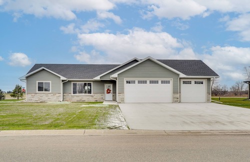 Brookings House | Guest Rated: Family-Friendly Brookings Home Near Downtown!