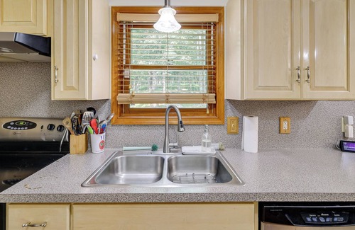 Bushkill House | Family-Friendly Bushkill Home w/ Pool Access!