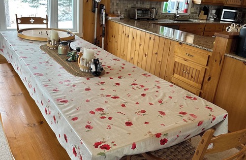 Armour House | Family-Friendly Cottage with all the Amenities You Need!