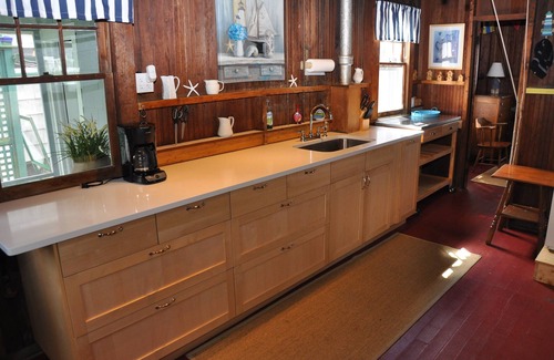 Madison Center Cottage | Family-Friendly Cottage with Pool & Ocean View - Guest Rated 9.8