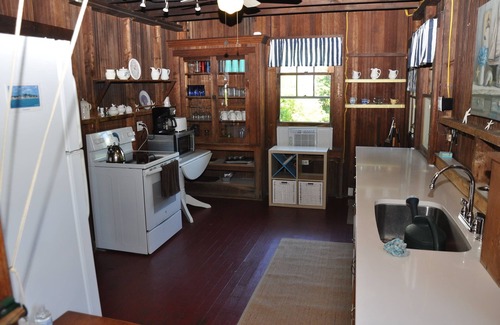 Madison Center Cottage | Family-Friendly Cottage with Pool & Ocean View - Guest Rated 9.8