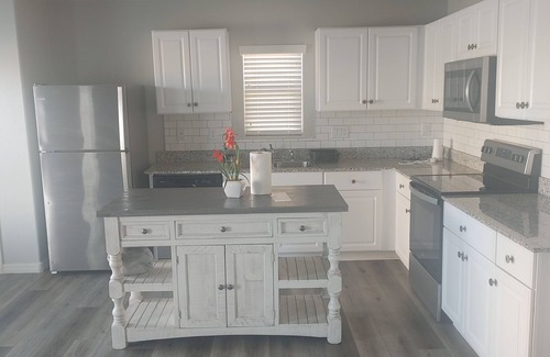 Florence House | Family-Friendly Retreat with Kitchen Near Pinal CO Park
