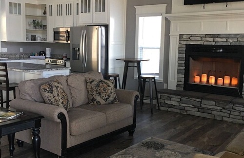 Mountain View House | Exceptional Stay at Show Home: Family-Friendly Amenities