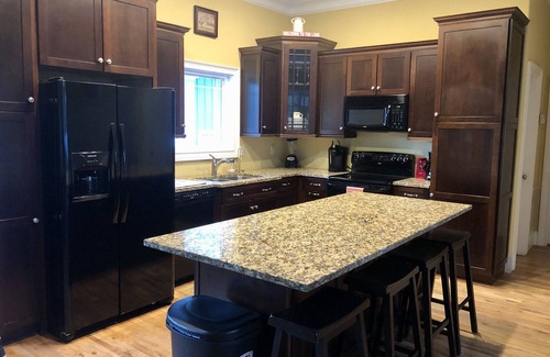 Hartwell House | Family-Friendly Retreat with Grill, Kayaks & Game Room
