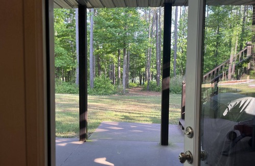Hartwell House | Family-Friendly Retreat with Grill, Kayaks & Game Room