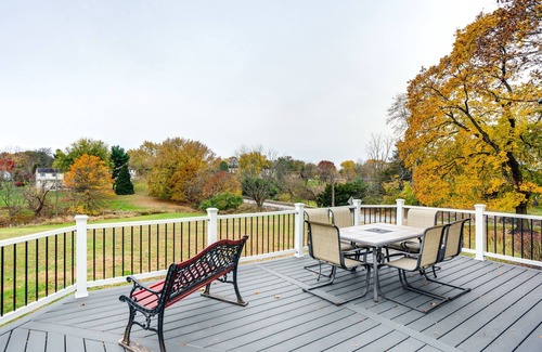 Mainland House | Family-Friendly Retreat Near Downtown Hatfield - Kids Welcome!
