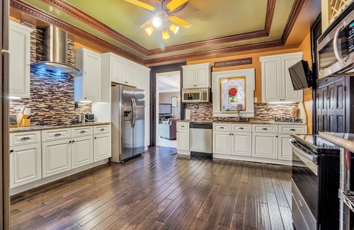 New Albany House | Family-Friendly Historic Mansion, 5 Min to Louisville!