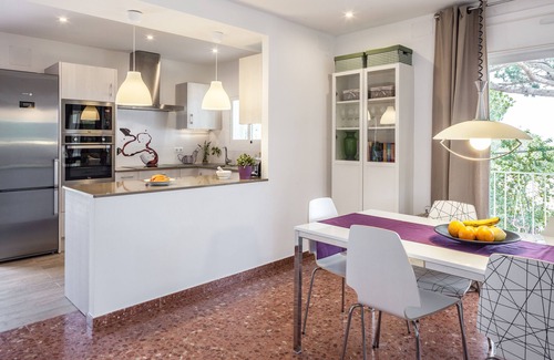 El Mas Mora House | Family-Friendly Holiday Home with Ocean Views & Private Pool