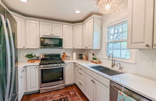 Springfield House | Idyllic Family Retreat Near Bike Trails and Quiet Parks