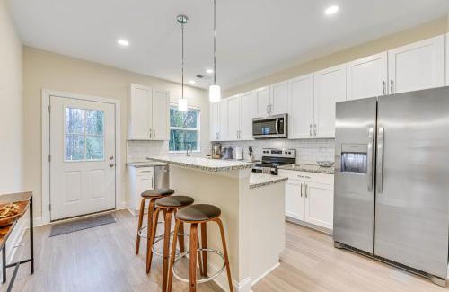 Charlotte House | Family-Friendly Retreat Just 5 Miles from UNC Charlotte!