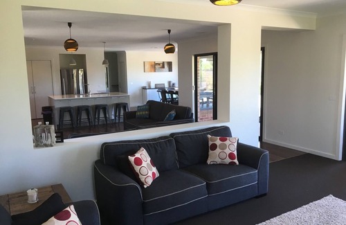 Bundalong House | Family Friendly Retreat by the Picturesque Murray River
