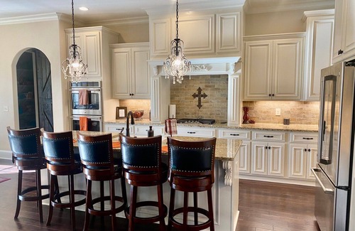 Auburn House | Family friendly home located near Auburn University campus.